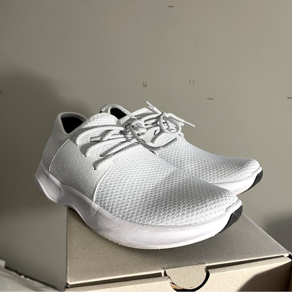 LIKE-NEW Vessi Everyday Waterproof Sneaker - Picture 7 of 10